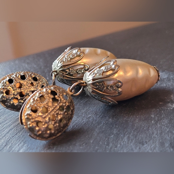 Vintage Pearl Earrings - Picture 1 of 6